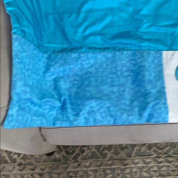 Kids blanket with a cute little pillow.. - Picture 3 of 8